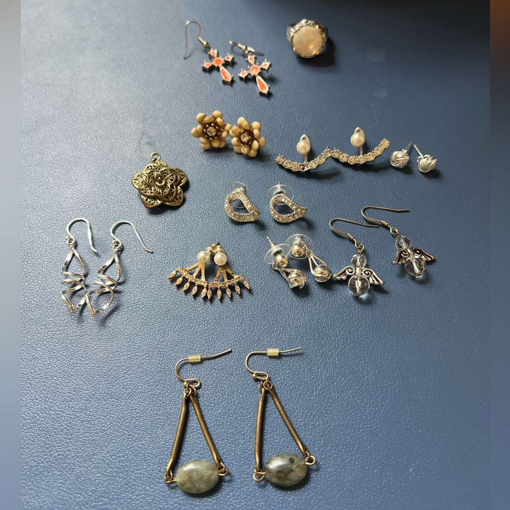 Lot of jewelry, Marc Jacobs, Alex and ani, and more - Picture 10 of 16